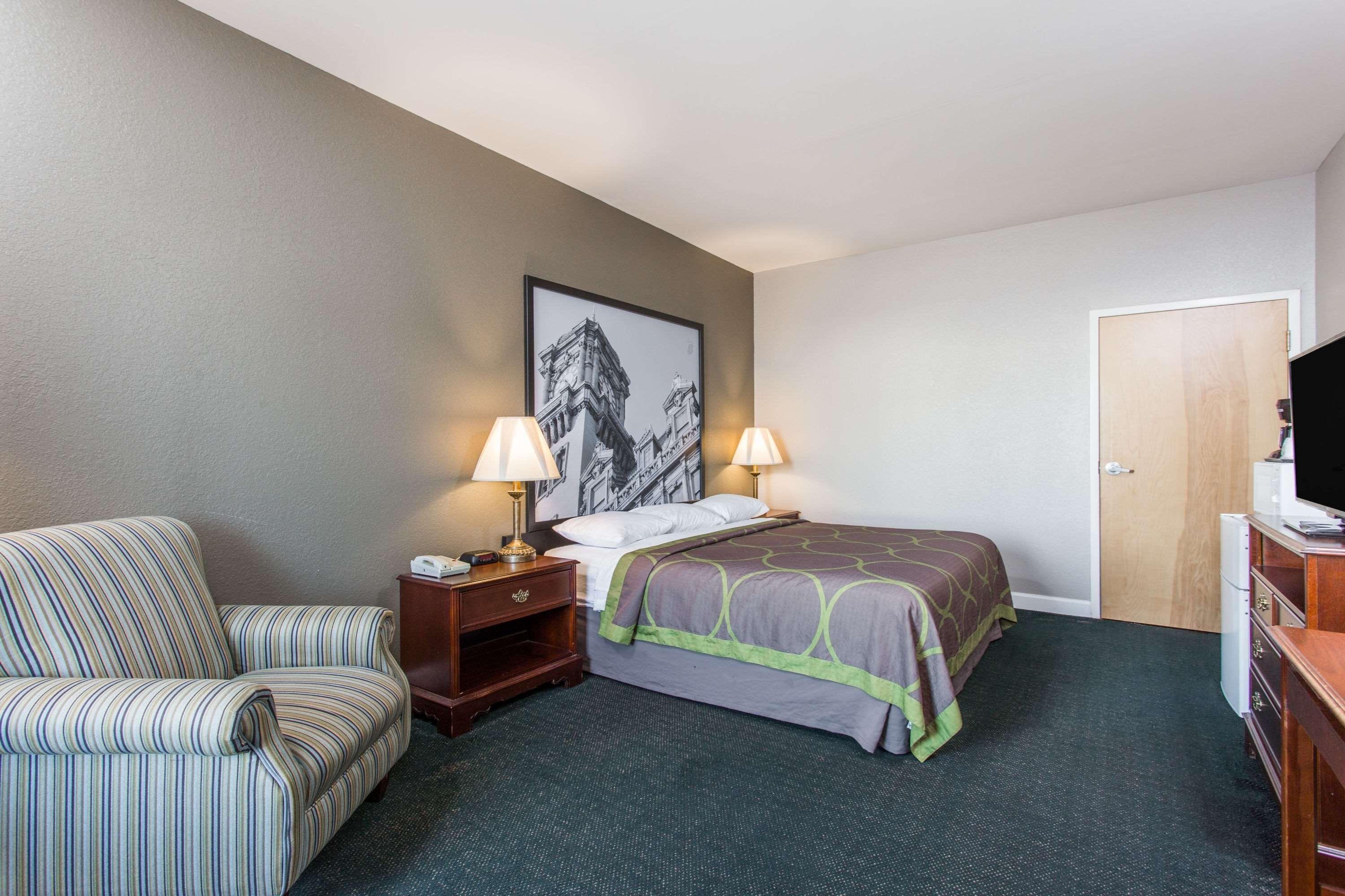 Super 8 By Wyndham Petersburg Exterior foto
